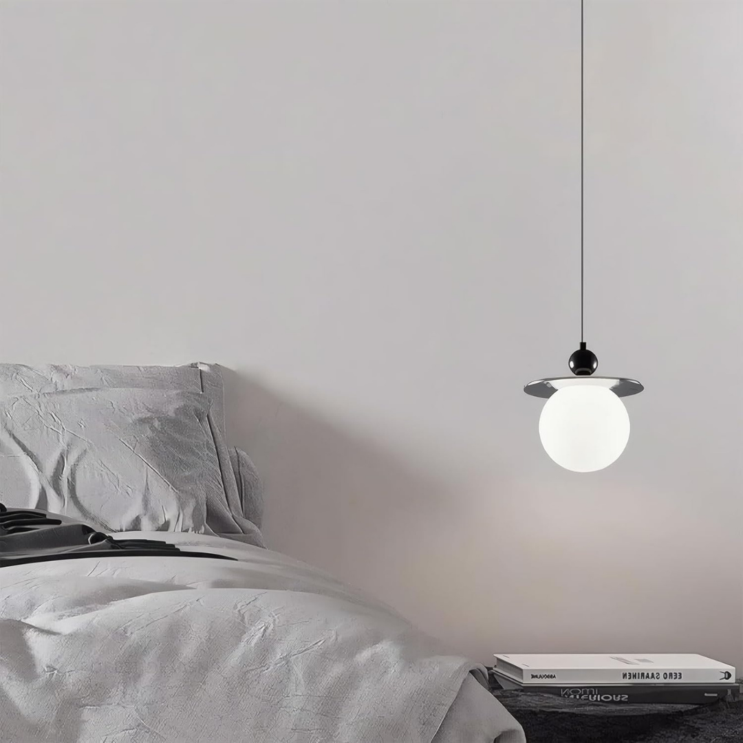 Lámpara colgante moderna de techo negro con pantalla redonda de cristal opalino